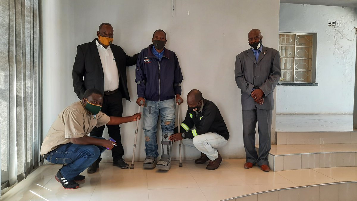 Mun_Beitbridge's tweet photo. Today we had the pleasure to witness the handover of special shoes and crutches to Mr. Bongani Eric Lufu, a teacher at Beitbridge Dulivhadzimu Primary School. This is a gesture from the community of Beitbridge initiated and coordinated by residents of ward five https://t.co/3EJWMamA95