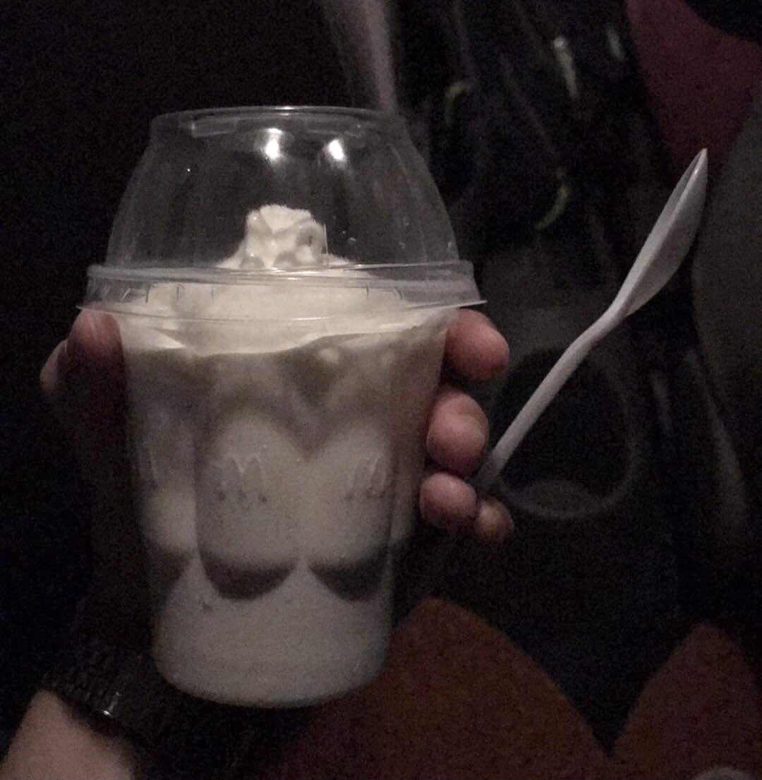 LnnMccrtney_'s tweet photo. First treat for myself (plain sundae) and for my fam out of my first salary 🥺❤️ nakakakilig naman na katas ng unang werk ko tooo 🧡 https://t.co/yupZh2lvHC