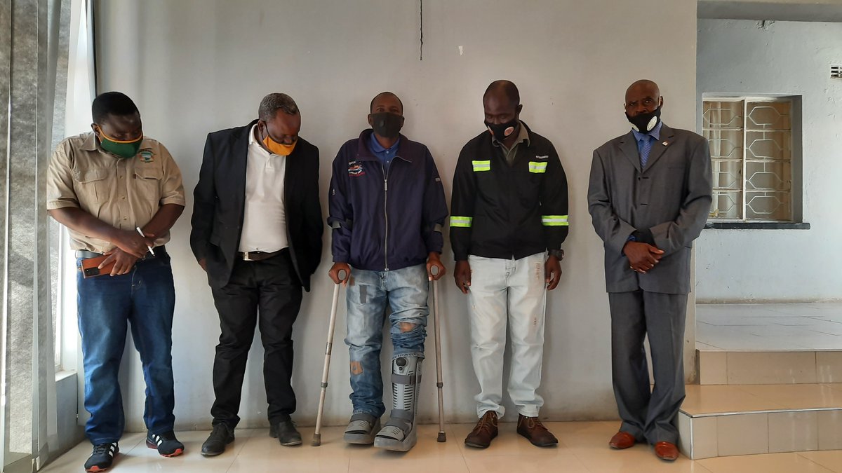 Mun_Beitbridge's tweet photo. Today we had the pleasure to witness the handover of special shoes and crutches to Mr. Bongani Eric Lufu, a teacher at Beitbridge Dulivhadzimu Primary School. This is a gesture from the community of Beitbridge initiated and coordinated by residents of ward five https://t.co/3EJWMamA95