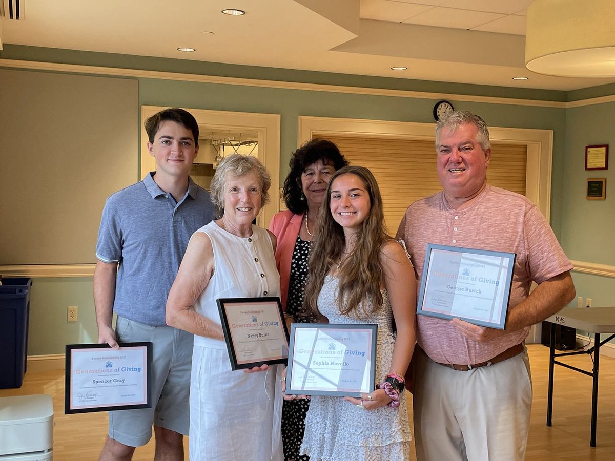 SenatorDiZoglio's tweet photo. Congratulations to this year’s @NewburyportGov #GenerationsofGiving honorees, recognized at #YankeeHomecoming! These four volunteers have dedicated great time over the past year to keep the City of Newburyport alive and thriving. (1/2) https://t.co/BufOTtUEV3