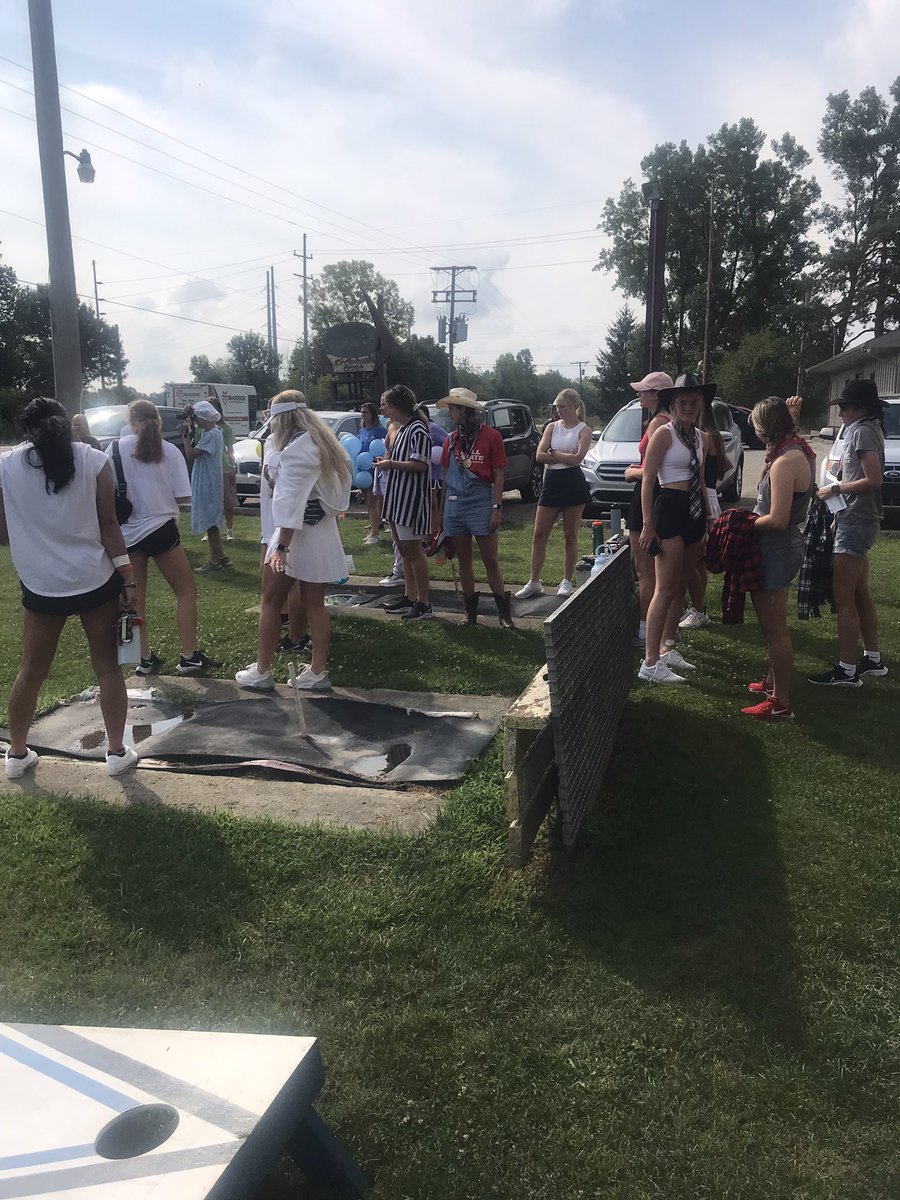 trailsidegolf1's tweet photo. Ball State ladies soccer team at Trailside Golf &amp; Footgolf https://t.co/sounAzZVVp