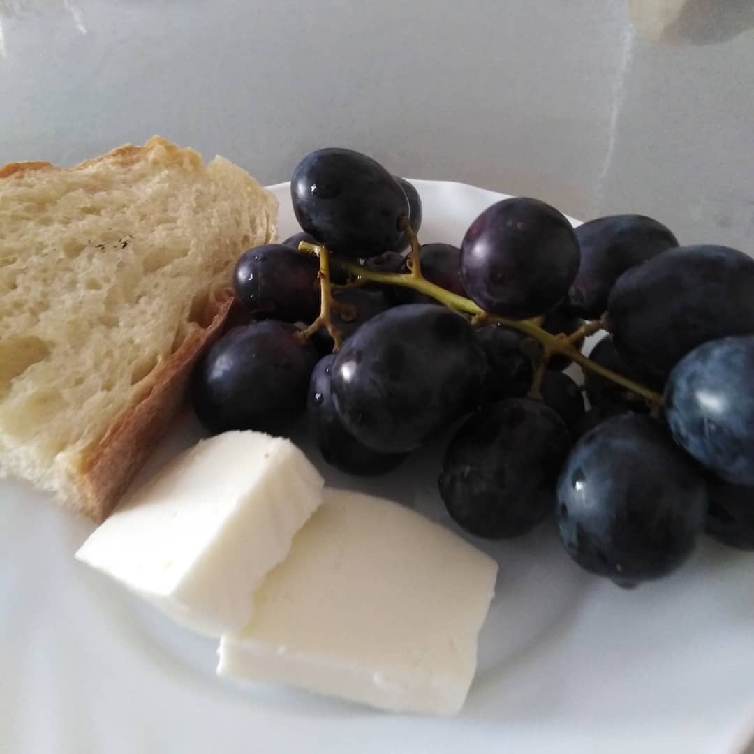 FSeedles's tweet photo. Üzümünen penir egmeg yediğimiz heç
#ihracatlıküzümünbaşkenti #üzümambarı #üzümdiyarı #Manisa #Sarıgöl #Çanakçı #beyyeri #Emcelli https://t.co/kxzhrulXeO