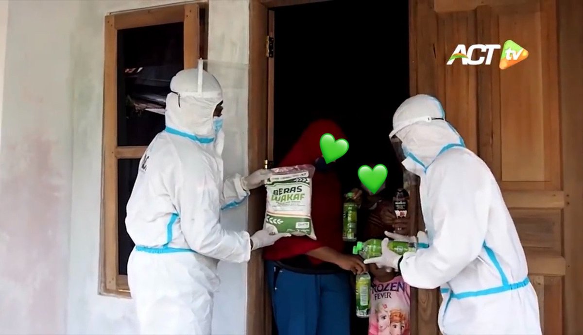 NCT127Project's tweet photo. Semoga bermanfaat bagi saudara-saudara kita yang membutuhkan π #BersamaLawanCorona
#5AVEOURCITY_Project https://t.co/8myAJC3JkL