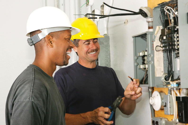 InvestOshawa's tweet photo. Information Session: Exploring the Skilled Trades👷
August 24, 2021 - 10:00 - 11:00am

This session by Skills Ontario will provide an overview of skilled trades in Ontario, the benefits of working in the trades and available job opportunities! Register at: https://t.co/m9w0a5roxh https://t.co/94U8gMpECh