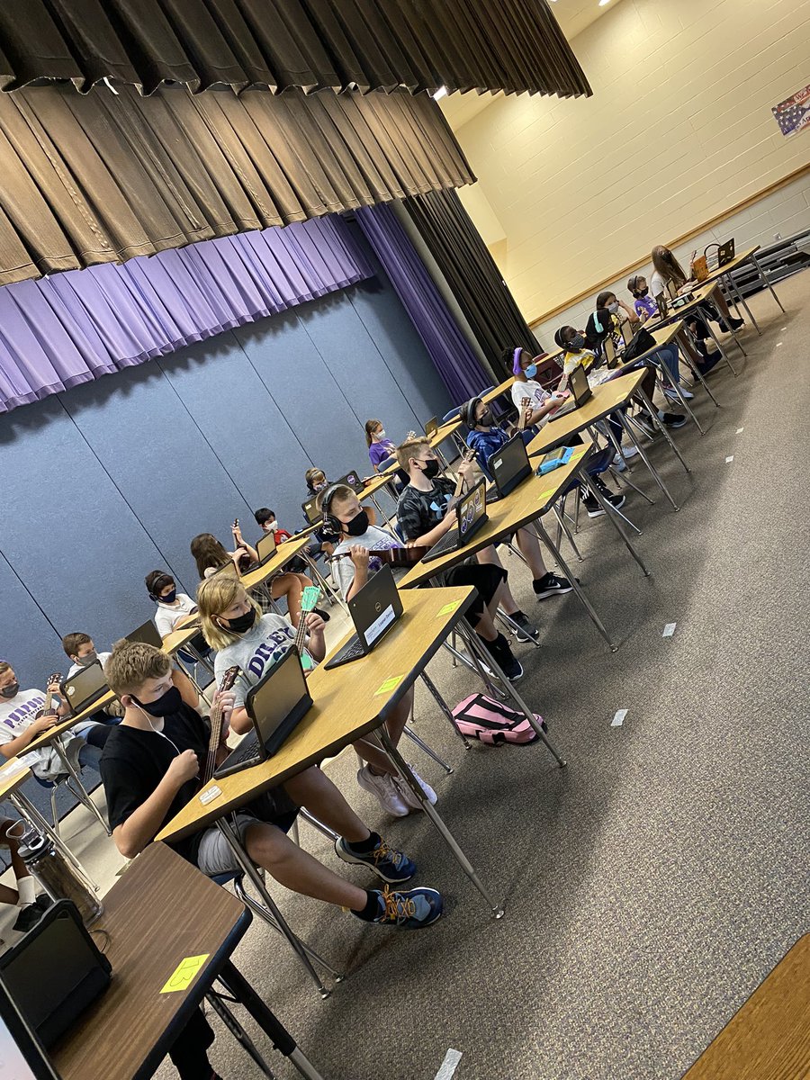 Jen Lennox-Chiudioni 🎤🎧 tweet media