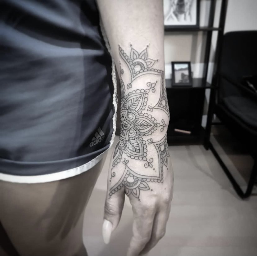 InkdTattoo1's tweet photo. Some of Marcio’s work of recent…
#ink #inkdrochdale #killerink #foottattoo #indianchieftattoo #handtattoo https://t.co/ZpQv6lKEAT