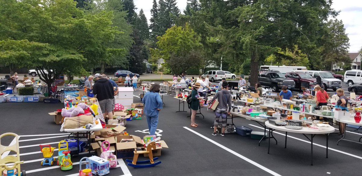 BandBoostersTHS's tweet photo. BIG GARAGE SALE 9AM - 3PM TODAY, FRIDAY 8/20 &amp; SATURDAY 8/21 AT TIGARD HIGH SCHOOL
The @TigardTigers Band Student's &amp; Booster's annual fundraiser here! 
Come shop and support the program! If you just want to donate money, that works too! https://t.co/0WYVZYd96e