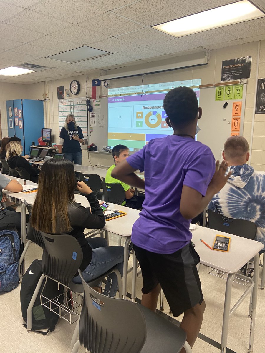 Foster_Math21's tweet photo. Look it! It’s Blooket!! ⁦@HumbleISD_KMS⁩ #kmsmath ⁦@JessicaEoff⁩ https://t.co/cFDTbyKteP