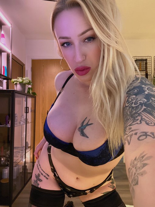 Step into my Chambers&hellip; 🖤⛓ https://t.co/AUFIIKk9nv