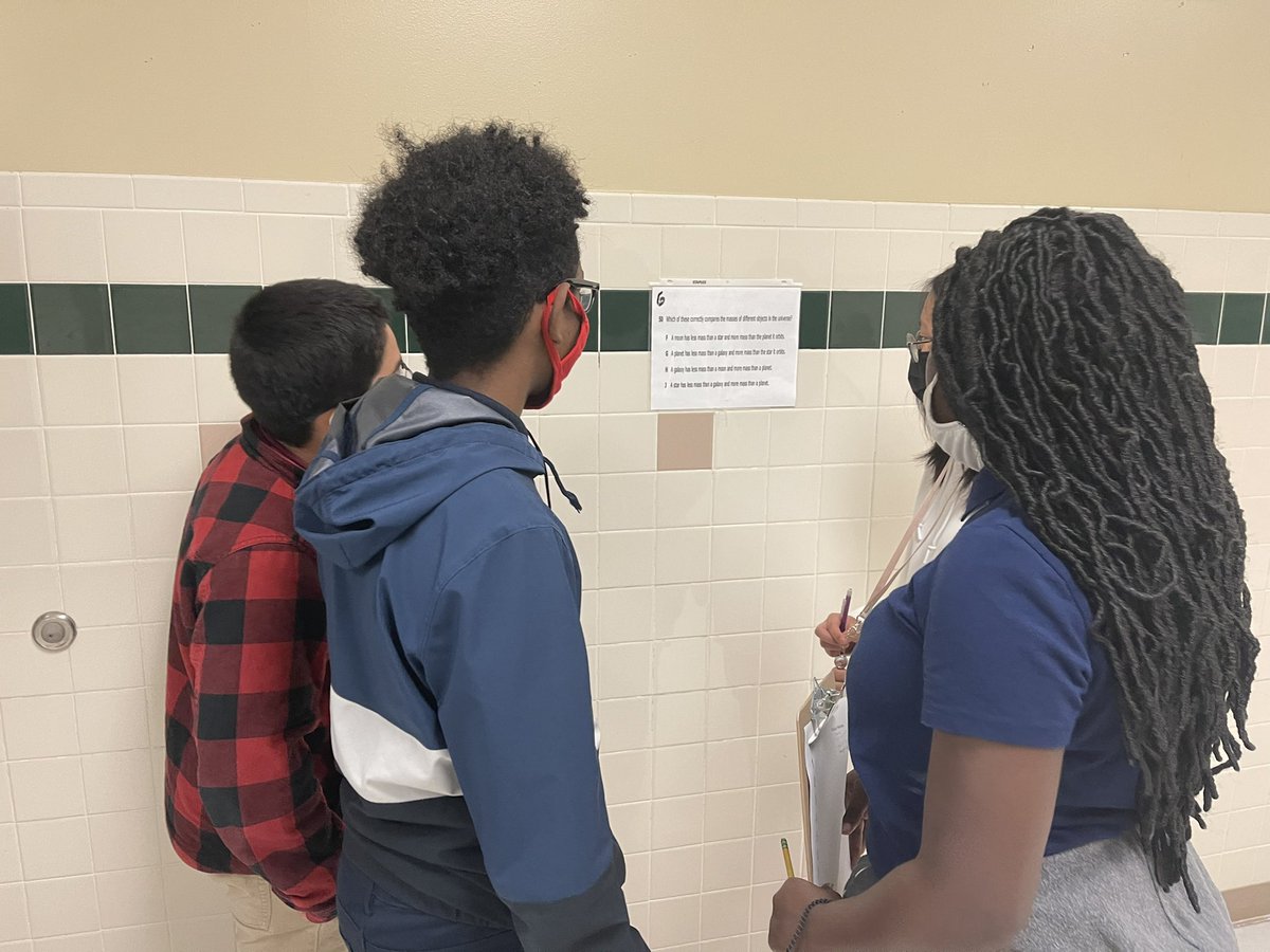 NikkettaWilson's tweet photo. Instructional rounds in science today with our @Webb_Bears scholars and they were doing gallery walks @SeletaAndrus ✈️#WMSFlyingfirstclass #WebbBears #BetterTogether https://t.co/grzqn78Hny