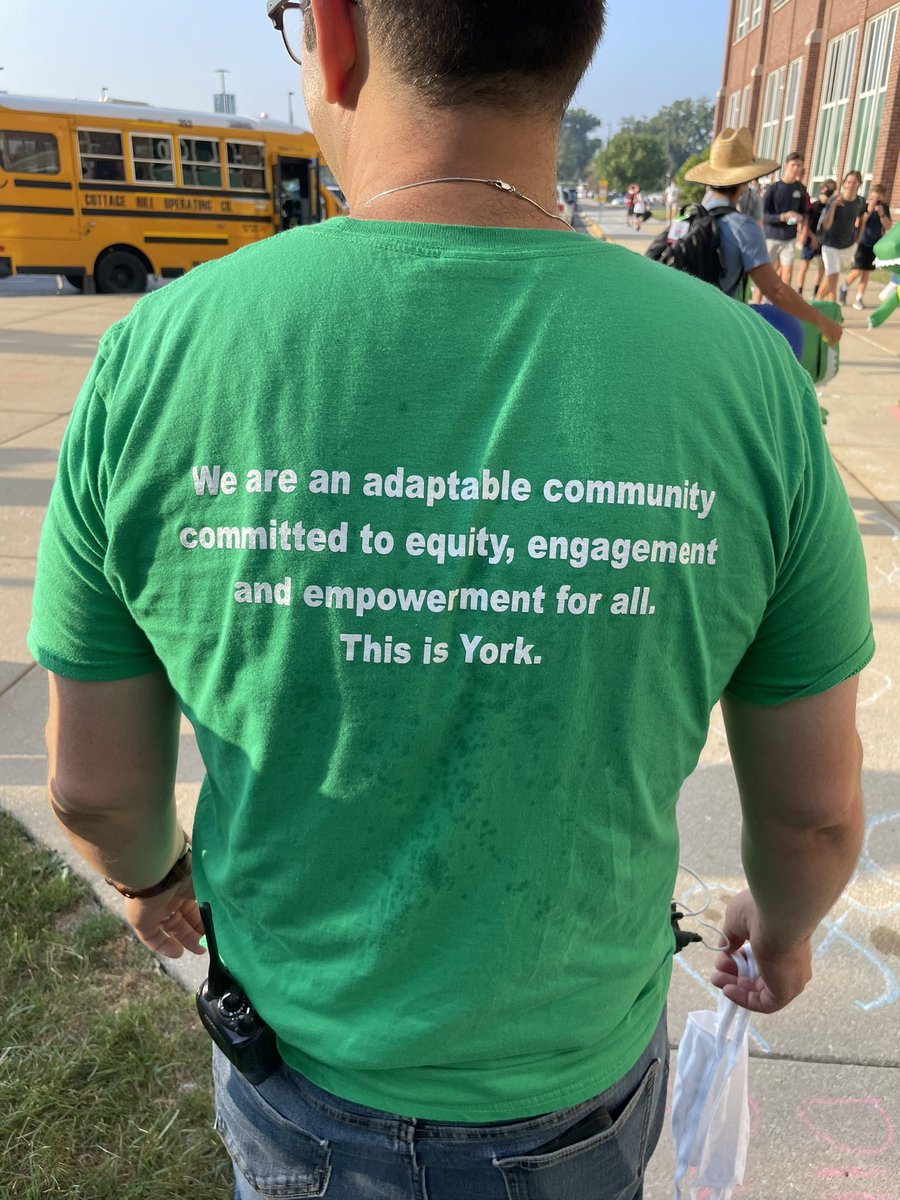 patrickbaker13's tweet image. Happy First Friday of school! Another great Marching Dukes performance! @YorkD205 #ThisIsYork #IgniteD205 @ajroub