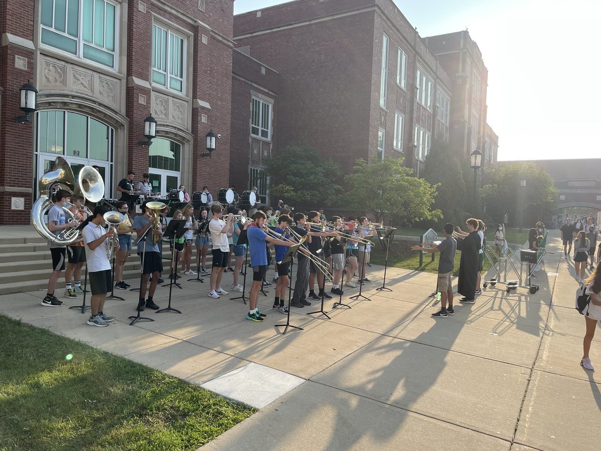 patrickbaker13's tweet image. Happy First Friday of school! Another great Marching Dukes performance! @YorkD205 #ThisIsYork #IgniteD205 @ajroub