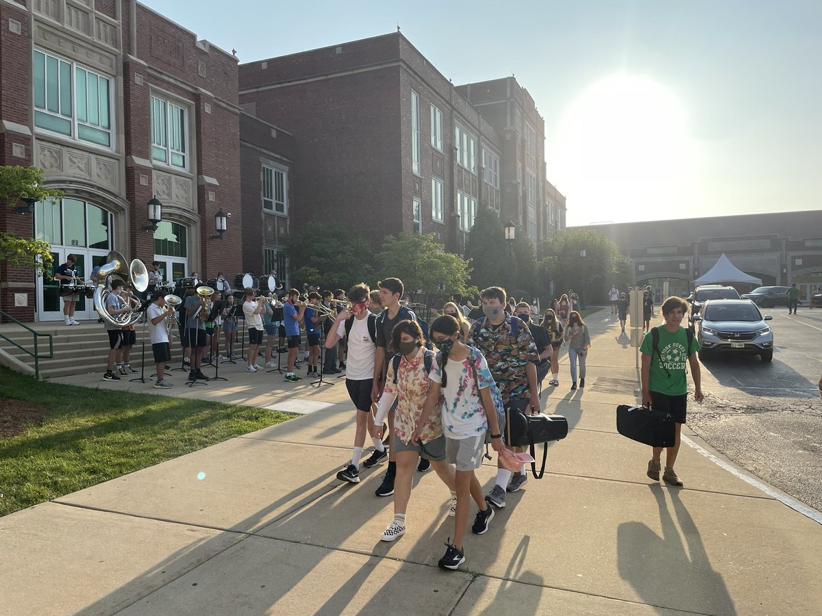 patrickbaker13's tweet image. Happy First Friday of school! Another great Marching Dukes performance! @YorkD205 #ThisIsYork #IgniteD205 @ajroub