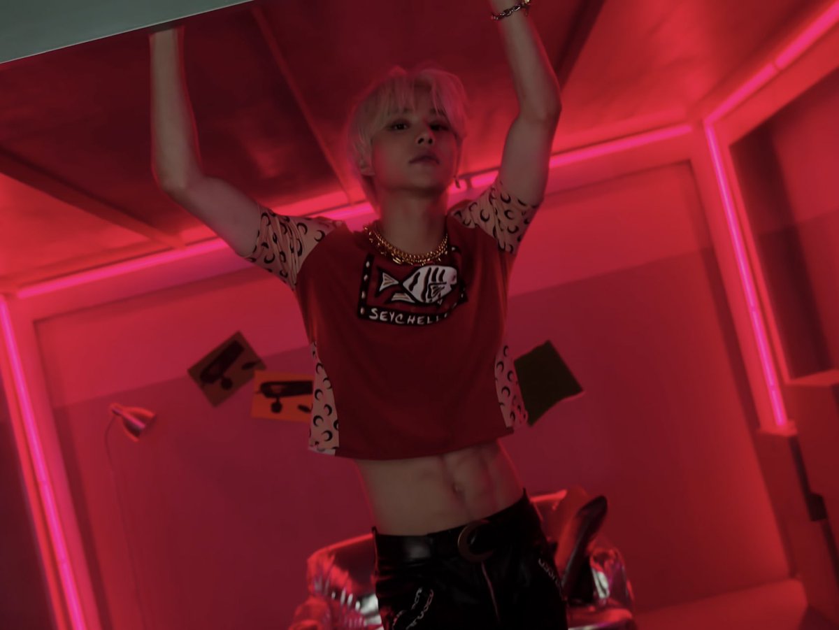 นี่คือหุ่นคนที่ไม่ชอบออกกำลังและชอบกินมื้อดึก