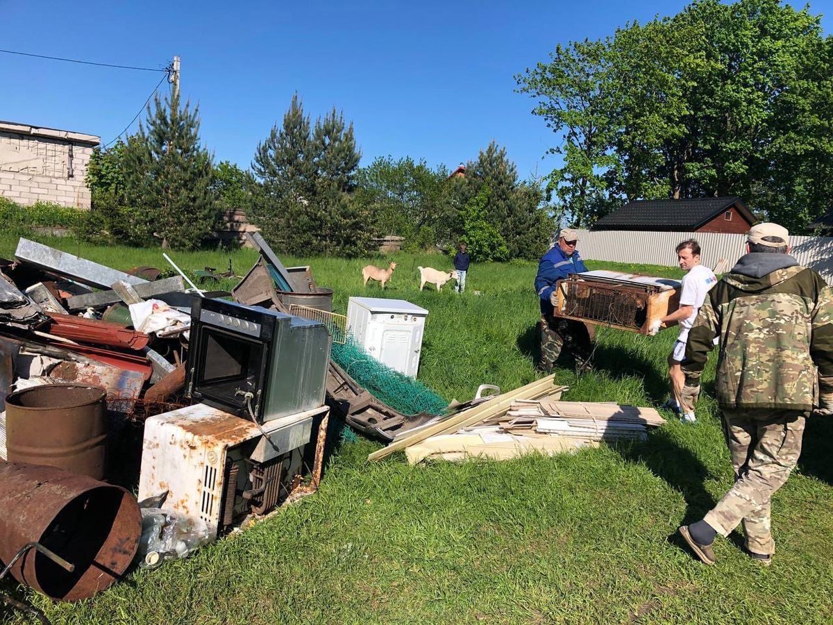 chistiimir's tweet photo. 28 августа будем вновь проводить субботник в деревне Саркюля! ♻️
«Чистый Мир» у��е помогал жителям этой деревни с уборкой территории и вывозом вторсырья в мае.В результате за прошлый раз мы вывезли 24 кубометра металла и пластика😱 Надеемся с погодой нам опять повезёт)
#ЧистыйМир https://t.co/5j3L99kPjV