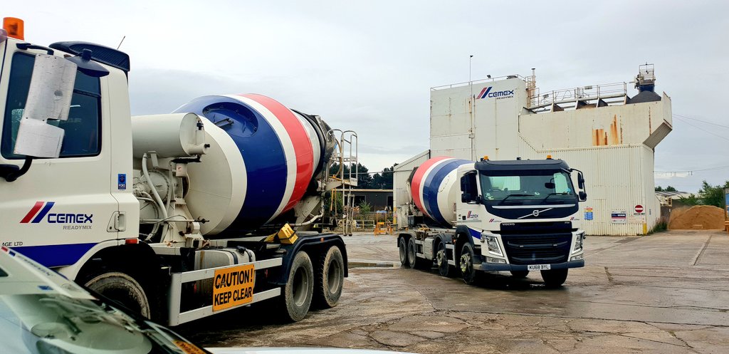 Sun is shining in the North East! (Amazing, I know)

Great to be out and about across the North East representing <a href="/CEMEX_UK/">CEMEX UK</a>. 

A pleasure to catch up with Michael on site for Biker Group. Nice to be able to see todays pour and discuss the next set for the coming weeks.

<a href="/CEMEX/">Cemex Global</a>