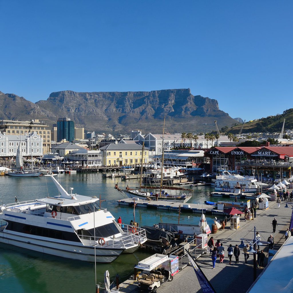 لمن يبحث عن أفضل مكان للسكن في #كيب_تاون | #جنوب_افريقيا 🇿🇦

Waterfront | الووترفرونت

تعتبر أشهر منطقة سياحية في #كيب_تاون 👍🏻
تضم خيارات واسعة من الفنادق من فئة 4 و 5 نجوم 🏨
بالإضافة إلى وحدات سكنية تطل على المارينا
وتتميز بوجود مجموعة من الانشطة والفعاليات ، والأمان فيها مرتفع