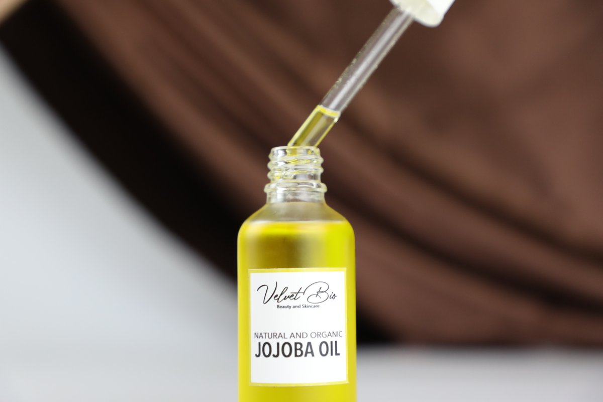 Velvet_Bio's tweet photo. What is the biggest benefit of jojoba oil in self care?🤔 We'll give you a hint it's in the description when you click the link below!👇
https://t.co/cOaKwdBlkb https://t.co/eSpcFalPmM