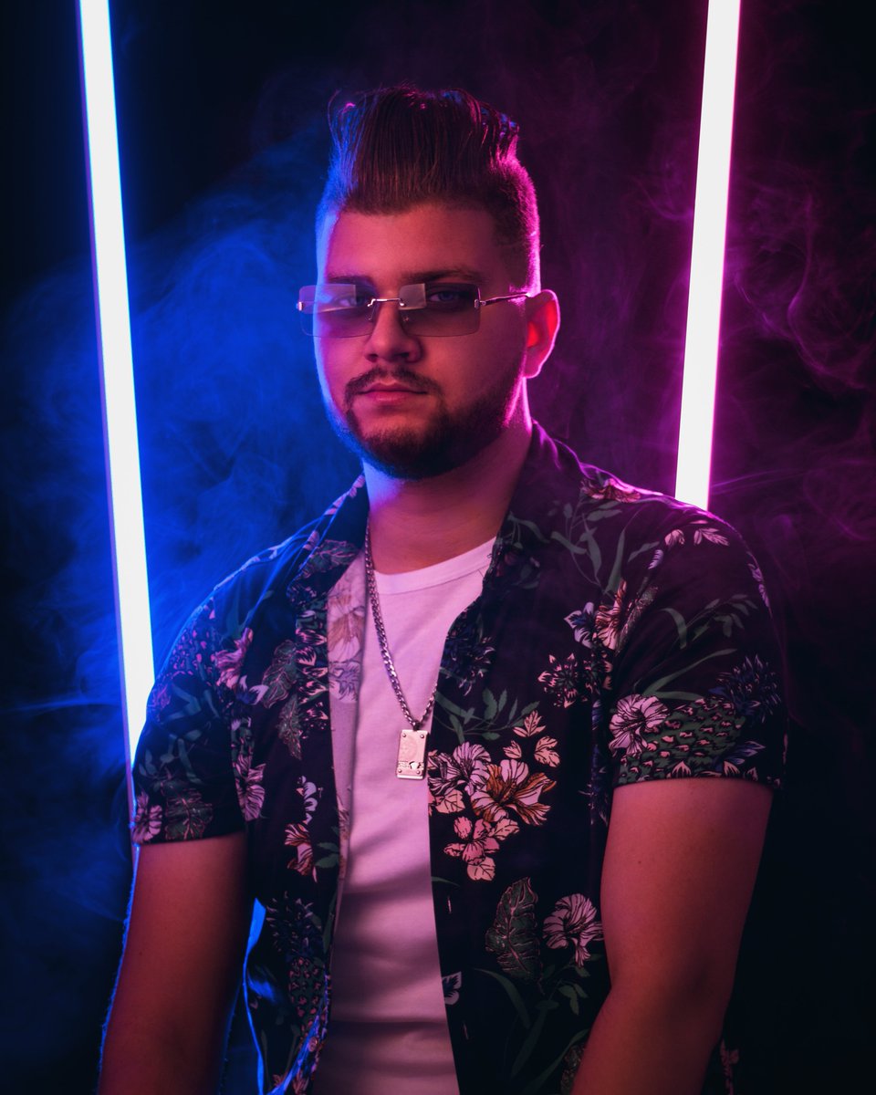 MMennoubi's tweet photo. Never be afraid to start over again, new beginnings sometimes bring the best changes to your life.
#portraitphotography #portrait #picture https://t.co/QAl81ipph4