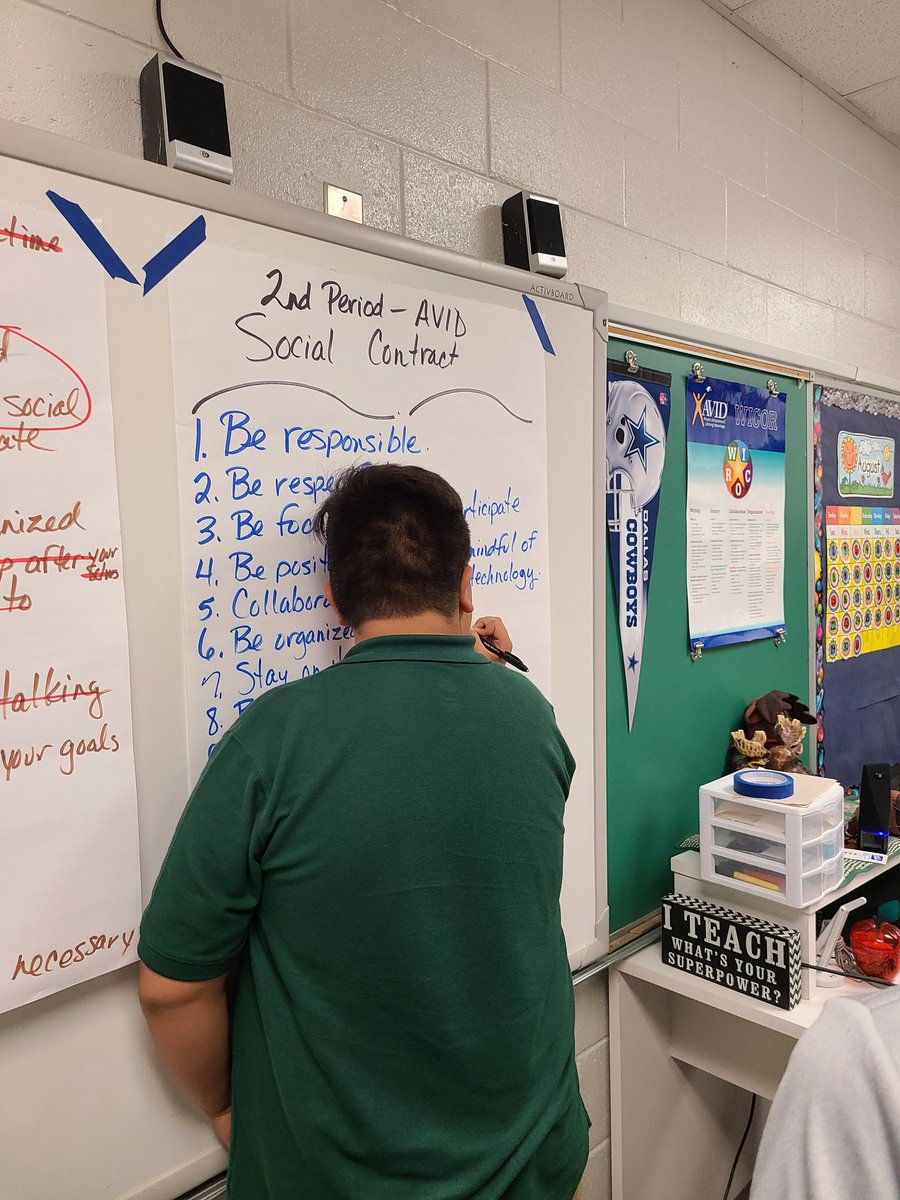 AGonzalez_MHS's tweet image. Social Contracts are complete! #AvidMindset #TeamSISD #WeAreMontwood @lsando04_MMS