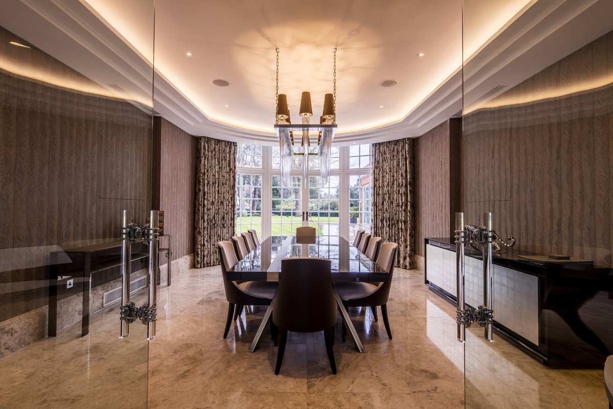 We install easy to use systems so you can enjoy your music in a specific room, or anywhere in your home and ensure the best sound from the top of the range speaker manufacturers. This dining room features <a href="/BowersWilkins/">Bowers & Wilkins</a> 2-way in-ceiling speakers to deliver high quality audio.