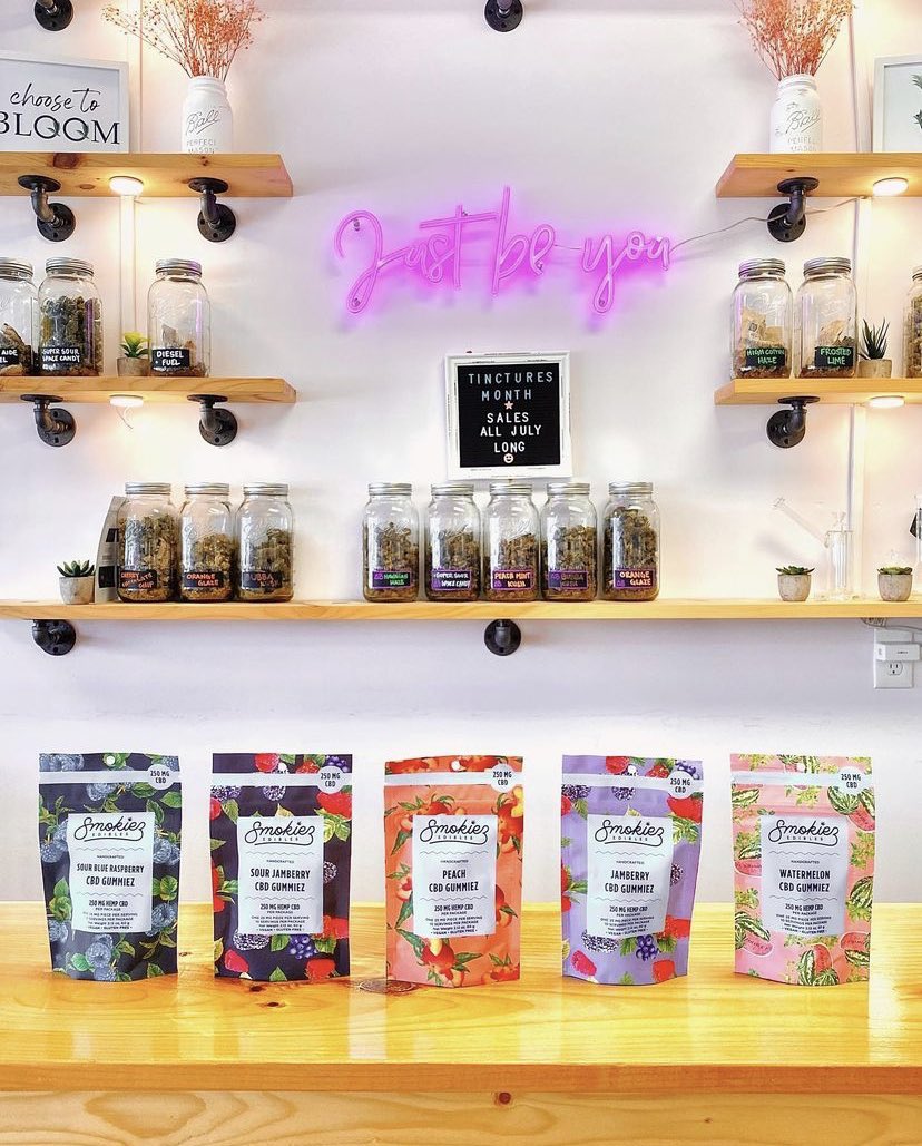 Rootsourcecbd's tweet image. 📢 WEEKEND SALE! 📢

Stop by our shop or website to get 15% off Smokiez Gummies all weekend!

#rscbd #rootsourcecbd #cbdwellness #cbdgummies #cbdedibles #shoplocalbusinesses #nova #smokiezgummies #cbd #weekendsale #weekenddeal