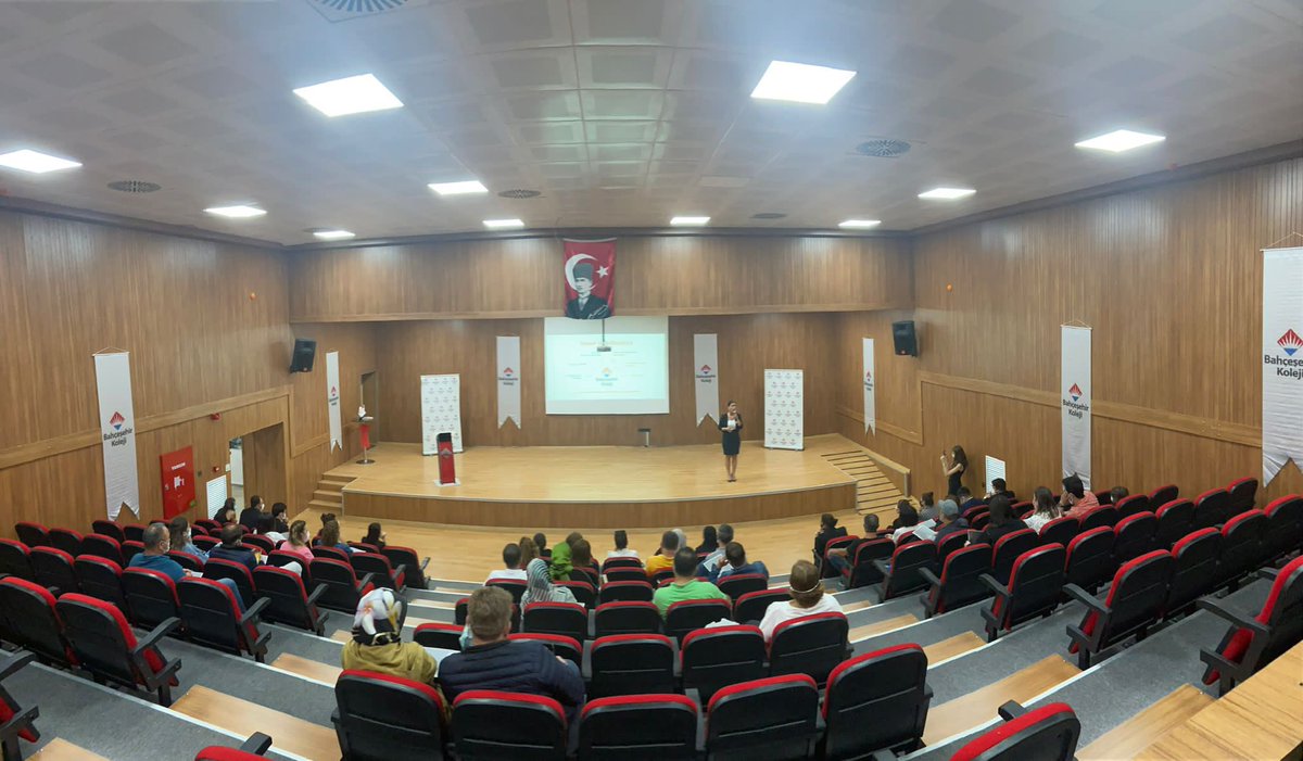 BahcesehirFatsa's tweet photo. 8. sınıf velilerimizle tanışma ve süreç bilgilendirme toplantımızı gerçekleştirdik. Katılan tüm velilerimize teşekkür ederiz. #bahçeşehirkoleji https://t.co/oOENsqXHtz