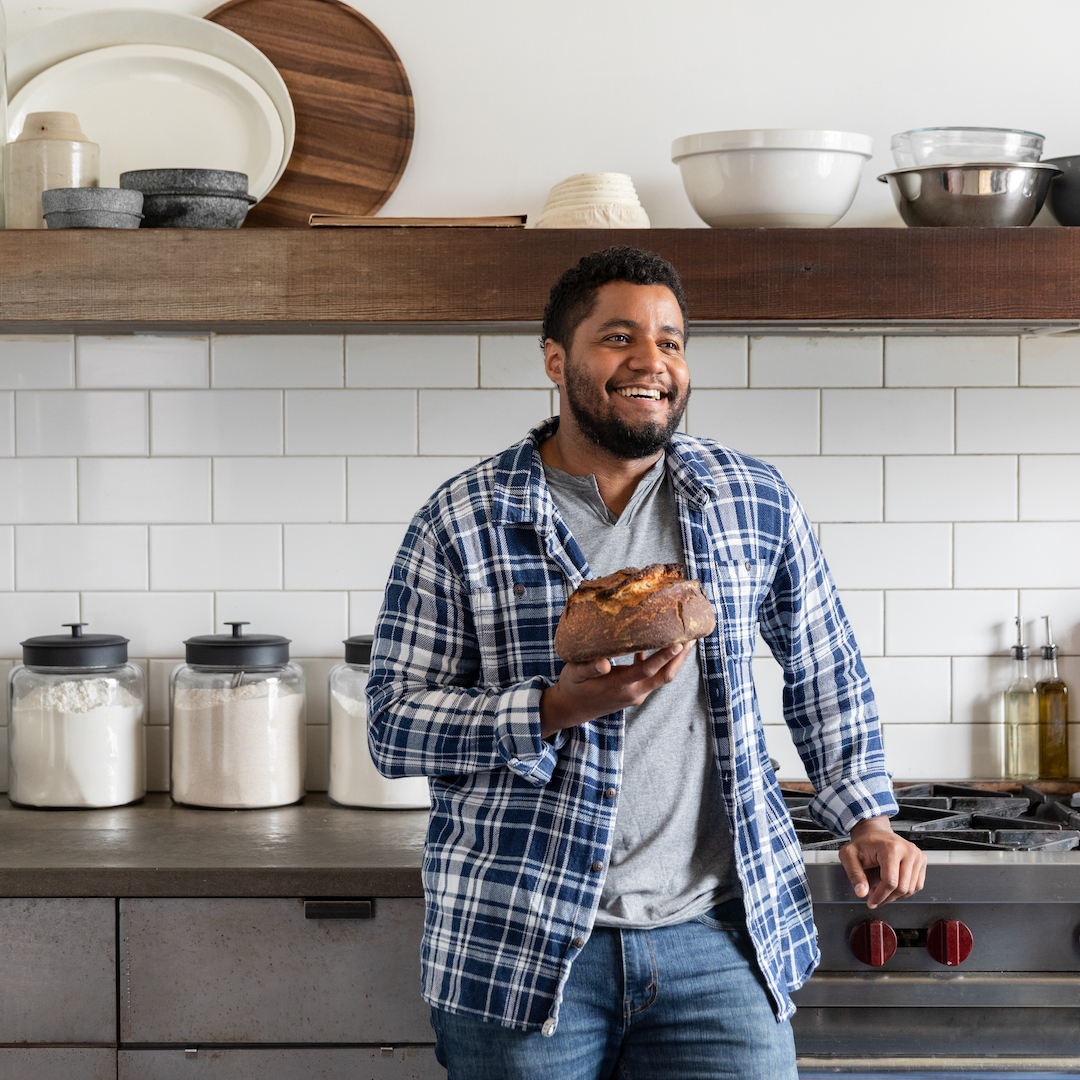 magnolianetwork's tweet photo. More inspiring workshops are here! Start your own home garden with @KevinEspiritu, master the secrets of baking bread with @ArtisanBryan, and learn how to find good vintage with Katie Saro. Stream all #MagnoliaWorkshops only on the #MagnoliaApp. #MagnoliaNetwork https://t.co/ulvJ8CV1XS