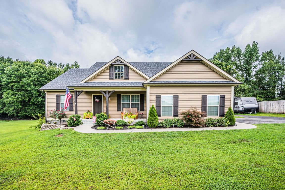 Peerce167's tweet photo. New Listing! $240,000.00, 3BR, 2BA, 1584 Noah Bledsoe Road, SMITHS GROVE, KY 42171, Full Details https://t.co/Rkz49S0wRw https://t.co/rupSQIAtDT