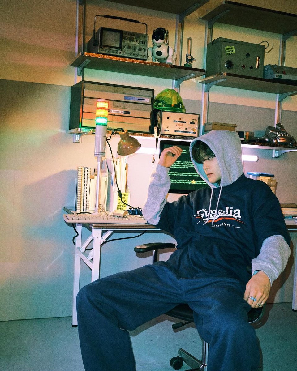 ً (@jjhlooks) on Twitter photo 