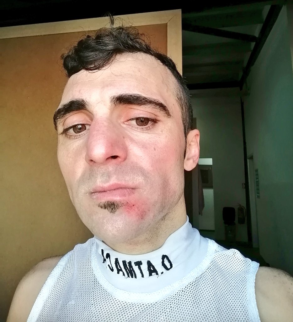 pride_falcon's tweet photo. Başkalarının şuursuz hırsının sonuçlarını biz! dikkat ettiğimiz halde, insan ve hayvan sağlığı için yarıştan vazgeçmek zorunda kalarak bu şekilde ödüyoruz, adaletmi bu 😤 https://t.co/asCI1gB08F