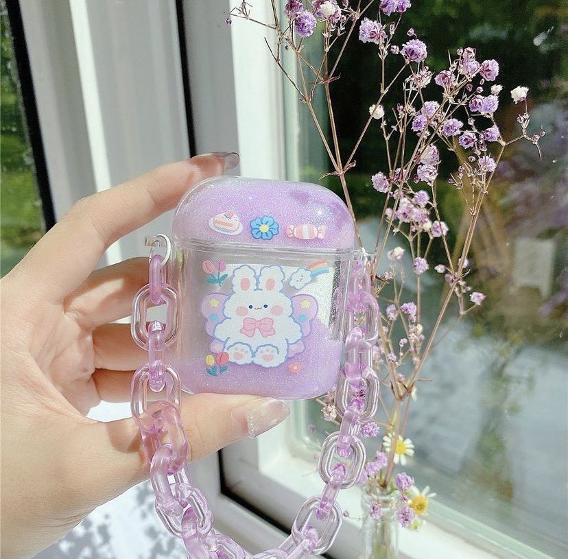 B_Arisa's tweet image. 🕯บน🕯#เนเน่ ได้ไป our song 3 นอกจากจะโดเนทเข้าบ้านชานม 1 หมื่นแล้ว ขอแจก….

🍓 AirPods Gen 2 พร้อมเคสน้องกระต่ายสีม่วงตามรูป แจก 1 คน เอาไว้ฟังเสียงเน่ร้องเพลงบนเวทีชัดๆ

💫สุ่มเมื่อยืนยันว่าเนเน่ได้ไป 100% 
🌟สงวนสิทธิ์เฉพาะอะตอมเท่านั้น (เช็คแอค) 

โอมเพี้ยง…ลูกได้ไปเถอะ🙏🏼