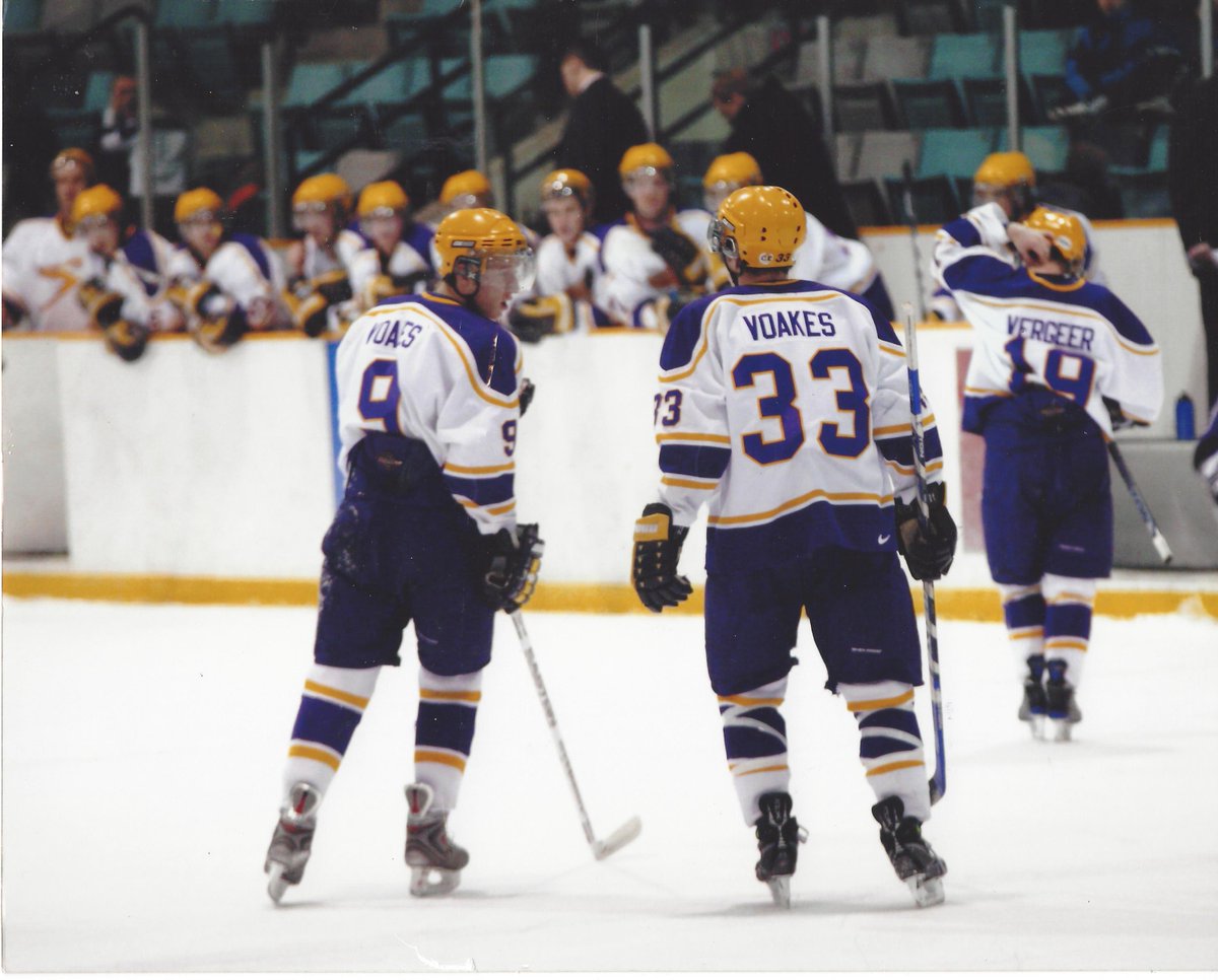 Laurier's tweet photo. Passionate alumni ➕talented MBA students ➕a sports nutrition company, @SquadBoxprep  = an incredibly successful experiential workplace partnership.

Read how MBA students @LazaridisSchool scored an assist with Squad Box co-founder Craig Voakes (BA '10): https://t.co/4cvaogkor0 https://t.co/mOdwqKri5e