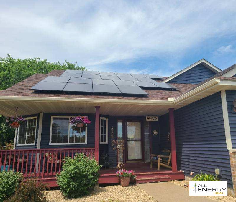 allenergysolar's tweet photo. Look at this stylish #Solar #InstallationofTheWeek in Rosemount, Minnesota! The solar panels were recently installed, but they look like they were always meant to be there. What would your house look like with solar? Find out with a FREE solar evaluation: https://t.co/ba4B4ubQN1 https://t.co/YLXUVWwzDk