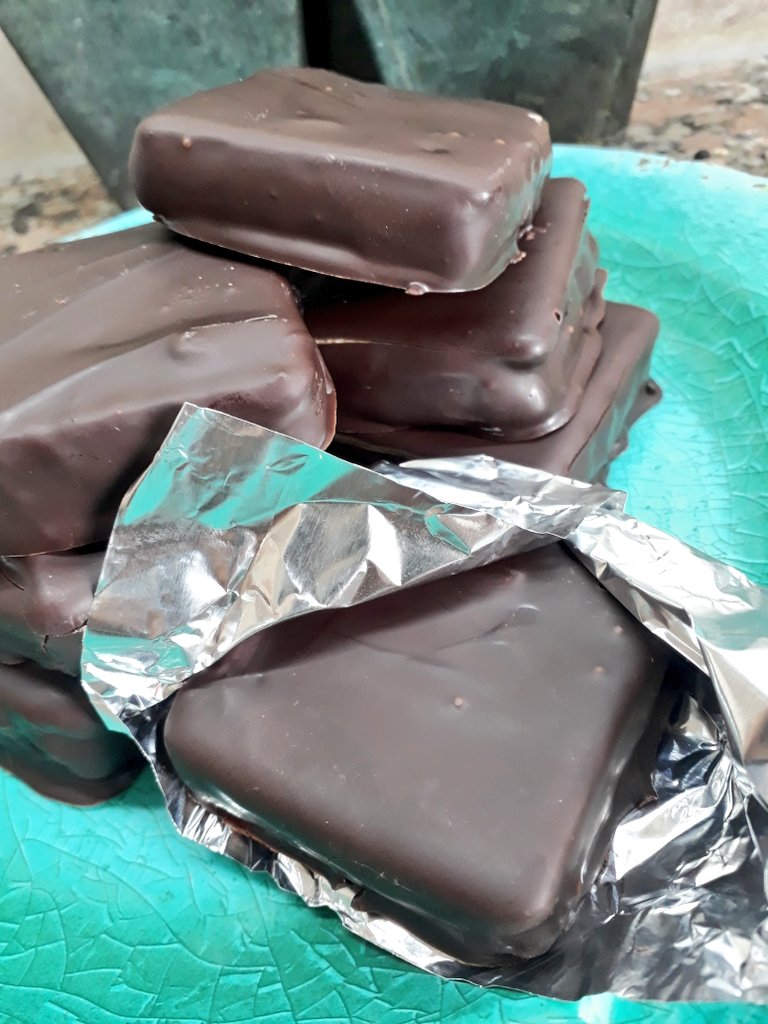 Silnari's tweet photo. Hicimos votación y ustedes eligieron la receta de hoy.

En otro capítulo de "La Pastelera replicadora", hoy hacemos TITAS CASERAS.
Receta⬇️🍫 https://t.co/gtpA13o6wK