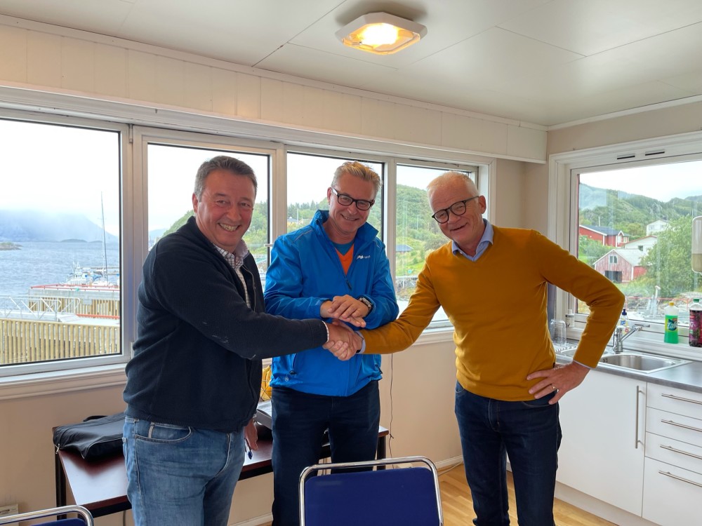 Cermaq og Folla alger skal samarbeide om oppdrett av tare sammen med laks. Havbruk og sjømat har en viktig rolle i det grønne skiftet, og alger kan både redusere utslipp og være alternativ råvare i fôr #havbruk #klimavennlig #laks mynewsdesk.com/no/cermaq-norw…