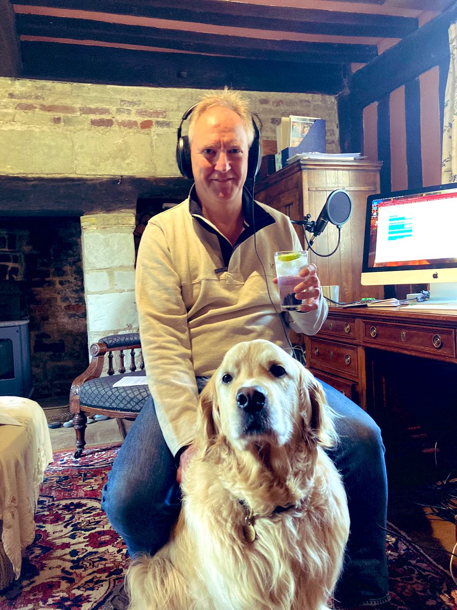 GraceLSDavidson's tweet photo. #NigelShort @TenebraeChoir Is seated and ready to start the 40th (yes 40th) @SIC_Choir Spem in Alium rehearsal. G&T in hand for this final one, and as always, the loyal choir mascot (Monty) by his side. #Tallis #LotsOfReherasals #musicaldog 🎶 🎧 https://t.co/DU4XQDn0pF