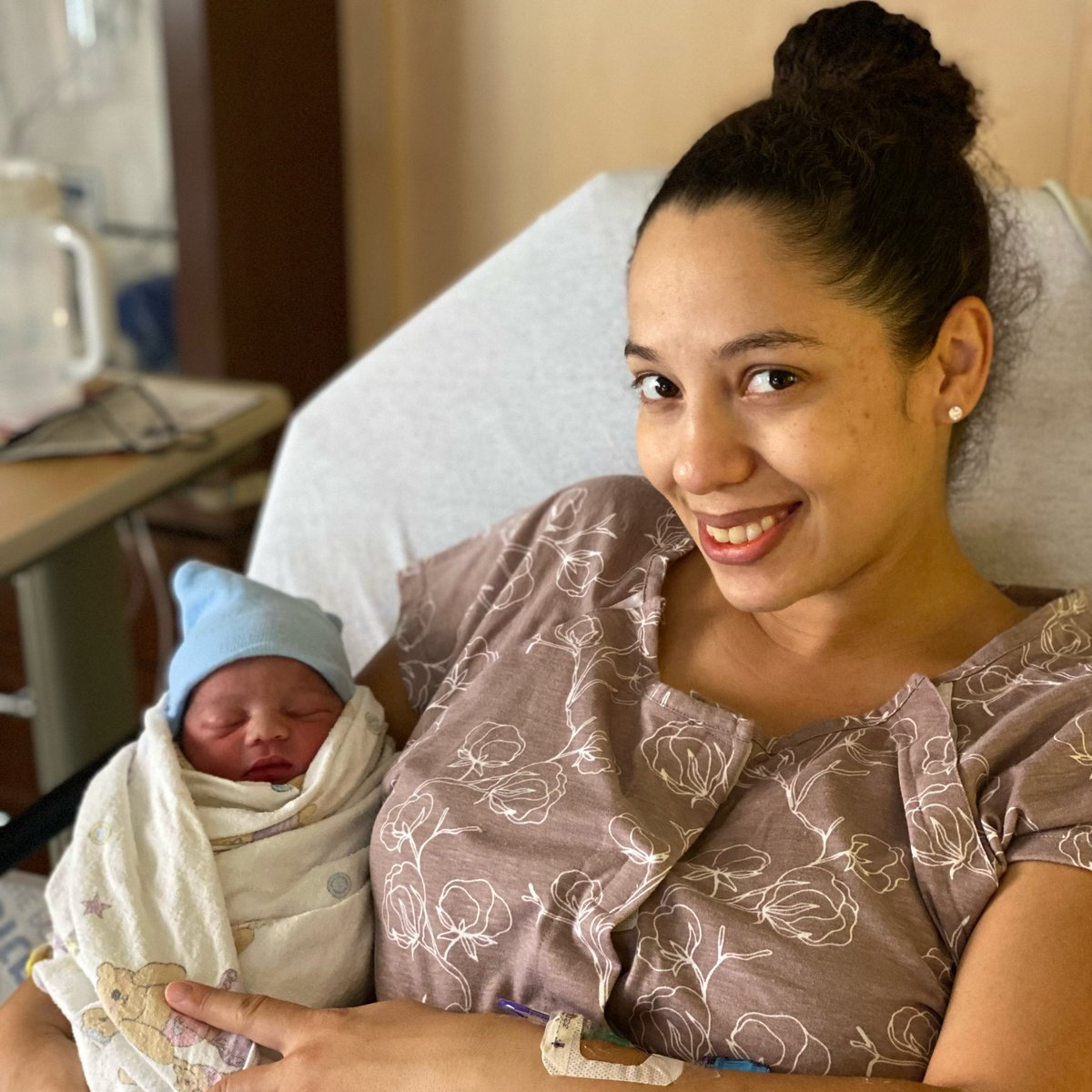 The Spartan family would like to congratulate our Commander CPT Bernadette Darden on the birth of her nugget! Welcome to the world Spartan 6.5!! Mason Alexander Green was born 18 August 2021 at #BAMC in San Antonio. Mommy and Baby are doing well #Spartan6 #BAMC #ArmyMedicine