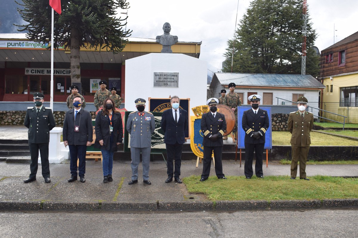 📸 Esta tarde el Delegado Presidencial Provincial de #Aysén <a href="/mortizaysen/">Manuel Ortiz</a>  encabezó la ceremonia del natalicio #243años de #BernardoOhiggins 📸 <a href="/sebastianpinera/">Sebastian Piñera</a> <a href="/Gob_Interior/">Gobierno Interior</a> <a href="/pablogalilea/">Pablo Galilea</a> <a href="/sandovalplaza/">David Sandoval Plaza</a> <a href="/DPRAysen/">Delegación Presidencial Regional de Aysén</a> <a href="/VoceriaAysen/">Vocería de Gobierno Aysén</a> <a href="/MargaritaOssaR/">Margarita Ossa Rojas</a> <a href="/Ejercito_Chile/">Ejército de Chile</a> <a href="/IvChile/">IV División de Ejército de Chile</a> <a href="/tattyfontxa/">tatiana fontecha</a>