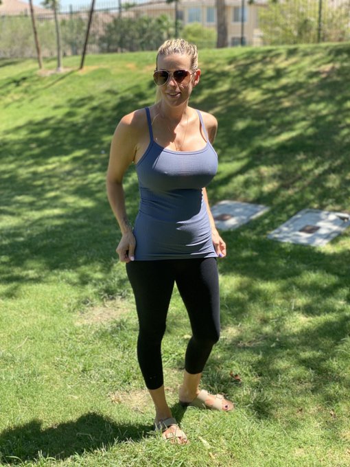 50% off for 31 Day&rsquo;s 😱 cum play with me 1 on 1. :)   https://t.co/hM9Lj1Oz1b https://t.co/Cd6m8WdADw<a href="/tag/retweeet"class="tags"><span>#retweeet</span></a><a href="/tag/subscribenow"class="tags"><span>#subscribenow</span></a><a href="/tag/onlyfans"class="tags"><span>#onlyfans</span></a><a href="/tag/brookefoxx"class="tags"><span>#brookefoxx</span></a>