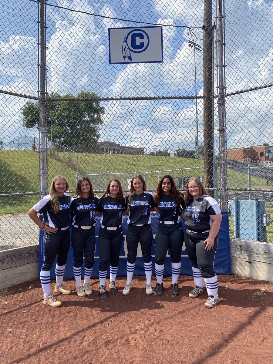 DwyerMyah's tweet photo. senior season 🥳 don’t forget to come out and support Central Indians tomorrow morning at Heritage Park at 9!! @CHSsb2017 https://t.co/fQ5yNEwjtx