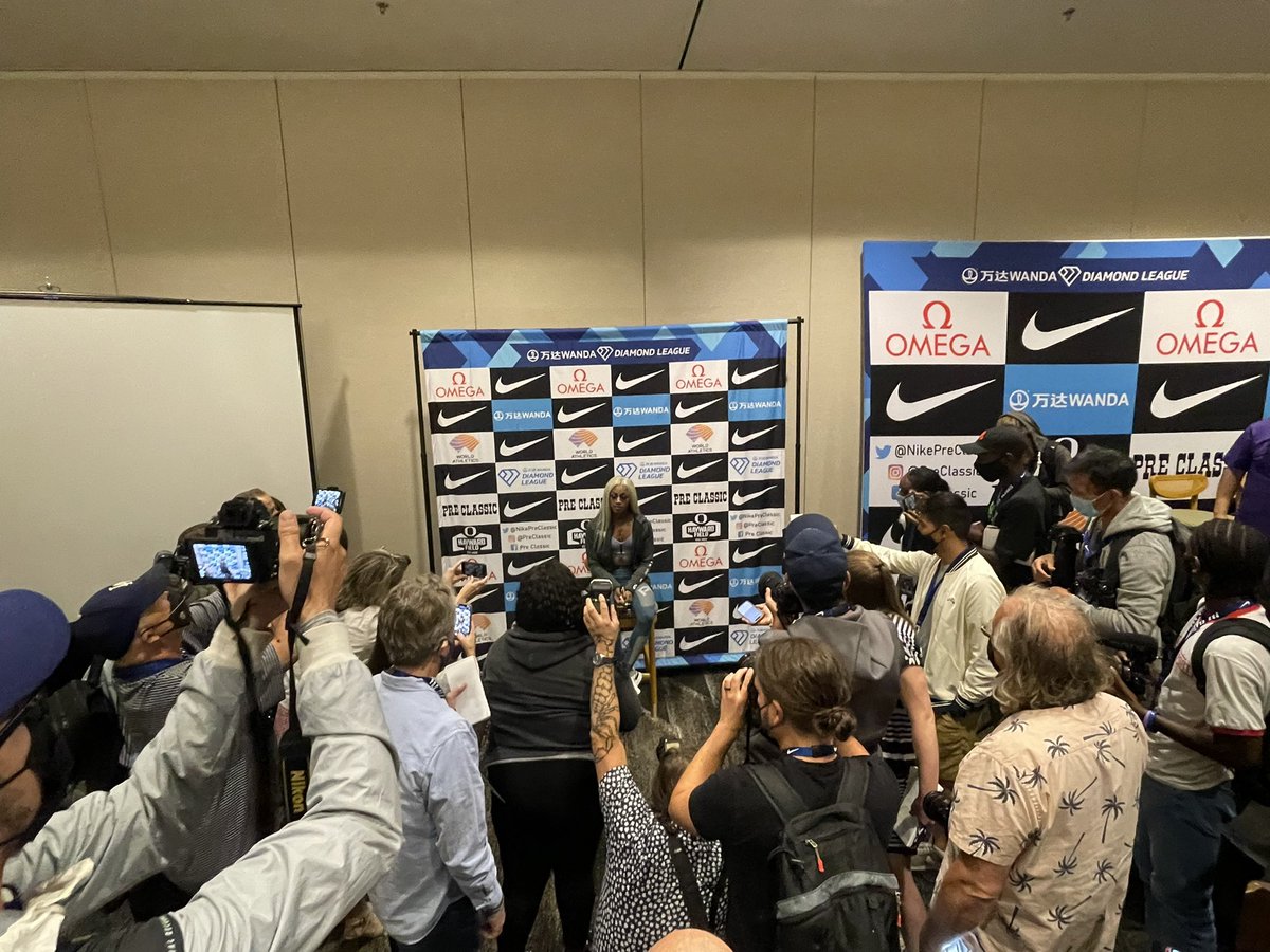 Someone drew a crowd 👀👀