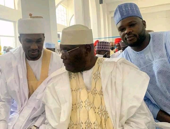 Pednation07's tweet image. Former Vice President Alhaji Atiku Abubakar Stand As the Father Of The Groom, Yusuf Muhammad Buhari Despite His Father President Muhammadu Buhari Presence.
I hope Those who have turn Politics Into Hatred among our so Called Youth Can Learn From This...

#PoliticsWithoutBitterness
