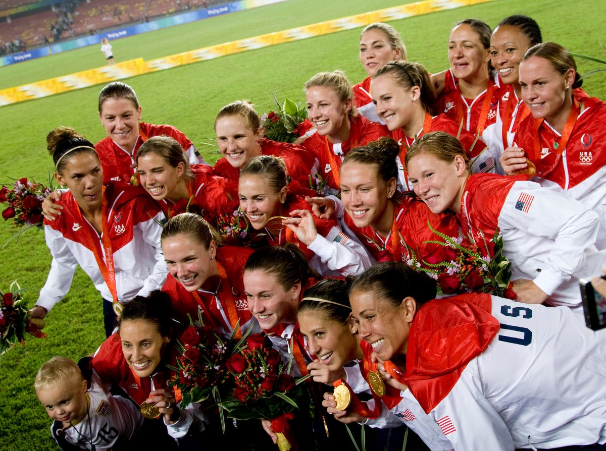 USWNT's tweet photo. Carli called game 😤

🗓 #OTD 2008: @CarliLloyd's goal in the 96th minute gave the 🇺🇸 a 1-0 extra time win over 🇧🇷 to capture gold at the 2008 Olympics, capping off a remarkable run for the #USWNT in Beijing. https://t.co/uyeMi93E9V