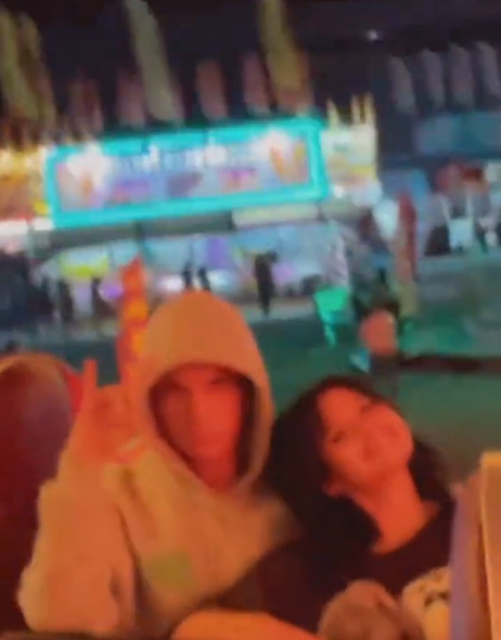 Ninifjxdn's tweet image. At the fair yesterday