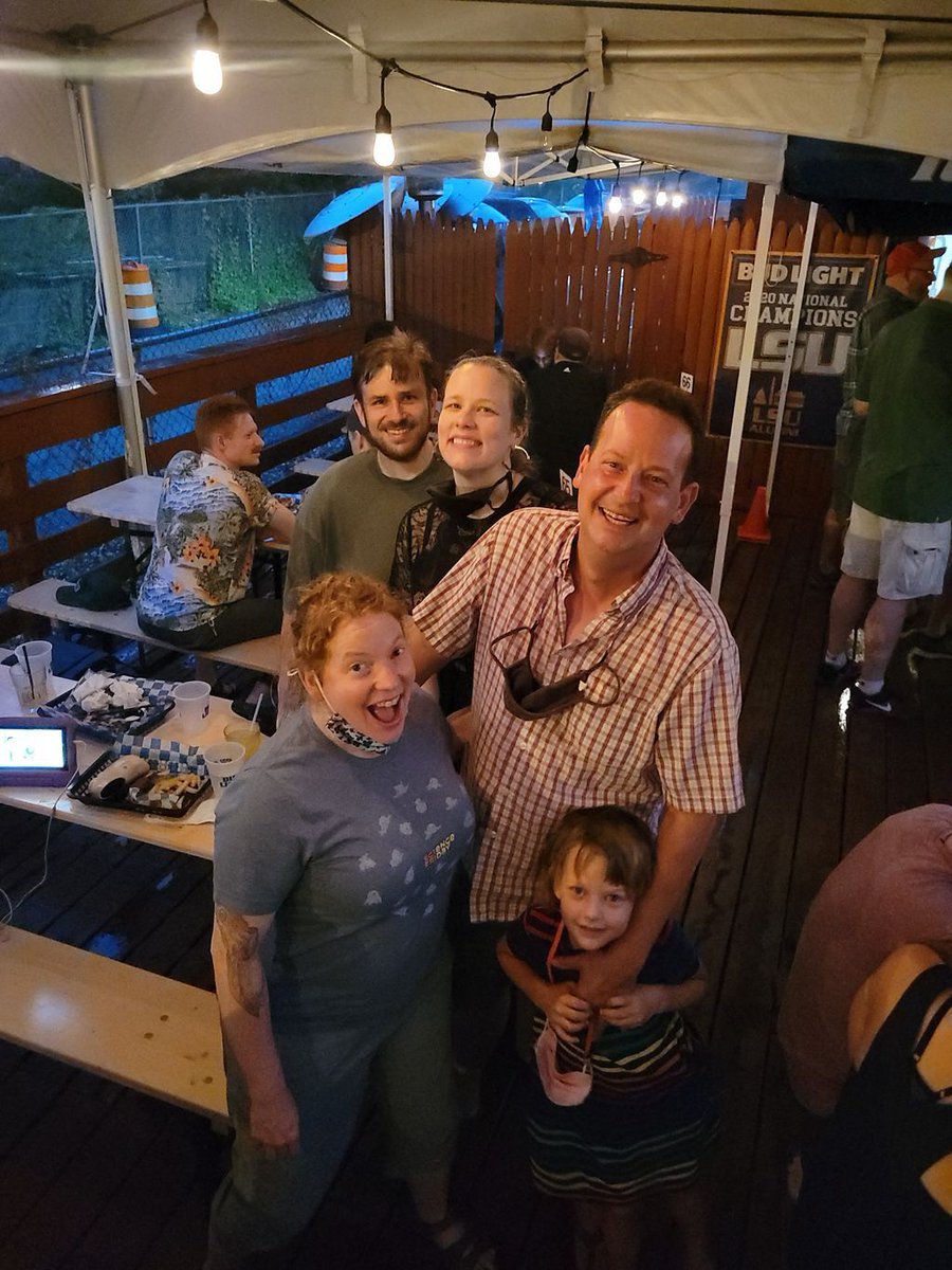 Mini <a href="/chicagoawesome/">Chicago Awesome</a> and Awesome DC Reunion featuring <a href="/targo1313/">Todd Rudolph</a>, @EMYLaBerge, <a href="/WillSullivan/">Will sullivan</a>, and Liz Lux! 

#awesomefoundation #awesomechicago #awesomedc