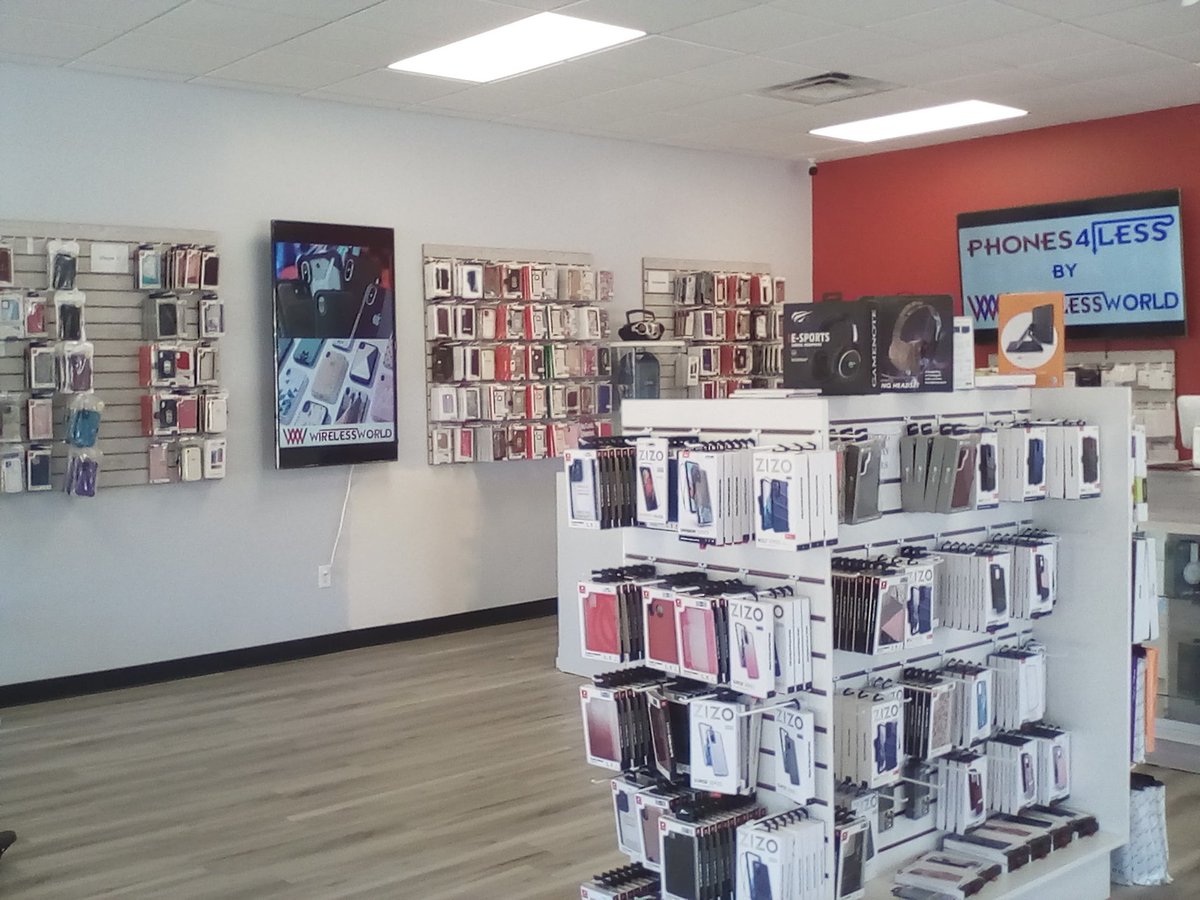 pceionthemove's tweet photo. Congratulations to the Grand Opening at  Phones 4 Less in Tulsa! We are proud of the finish work! You have a crack screen? You need a Bluetooth speaker? Are you tired of your phone cover? And many more phone products &amp; services available. 

#commercialconstruction https://t.co/o8VSPXfxBb