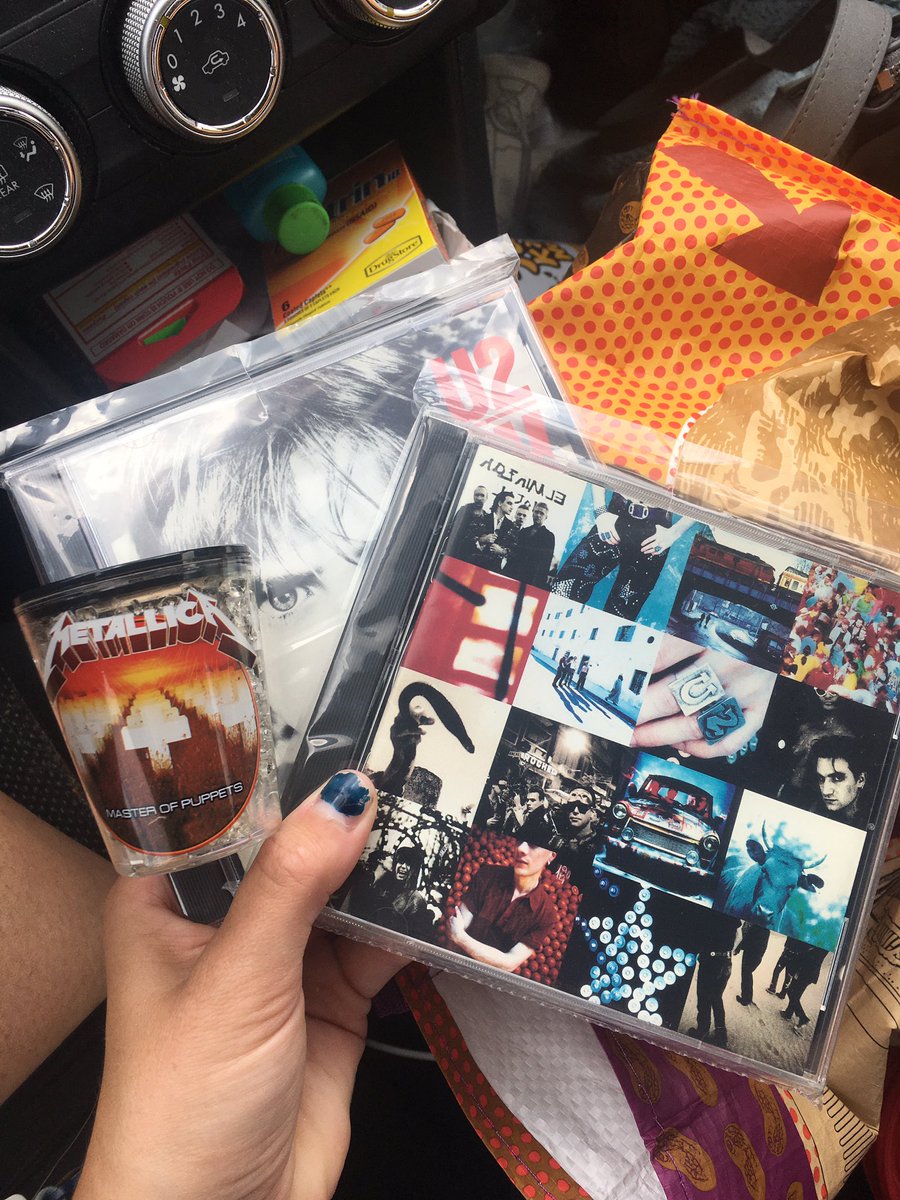 can’t believe somebody would give away TWO perfectly good U2 cds AND a Metallica shot glass !!!#greatfinds #queenofthrifting