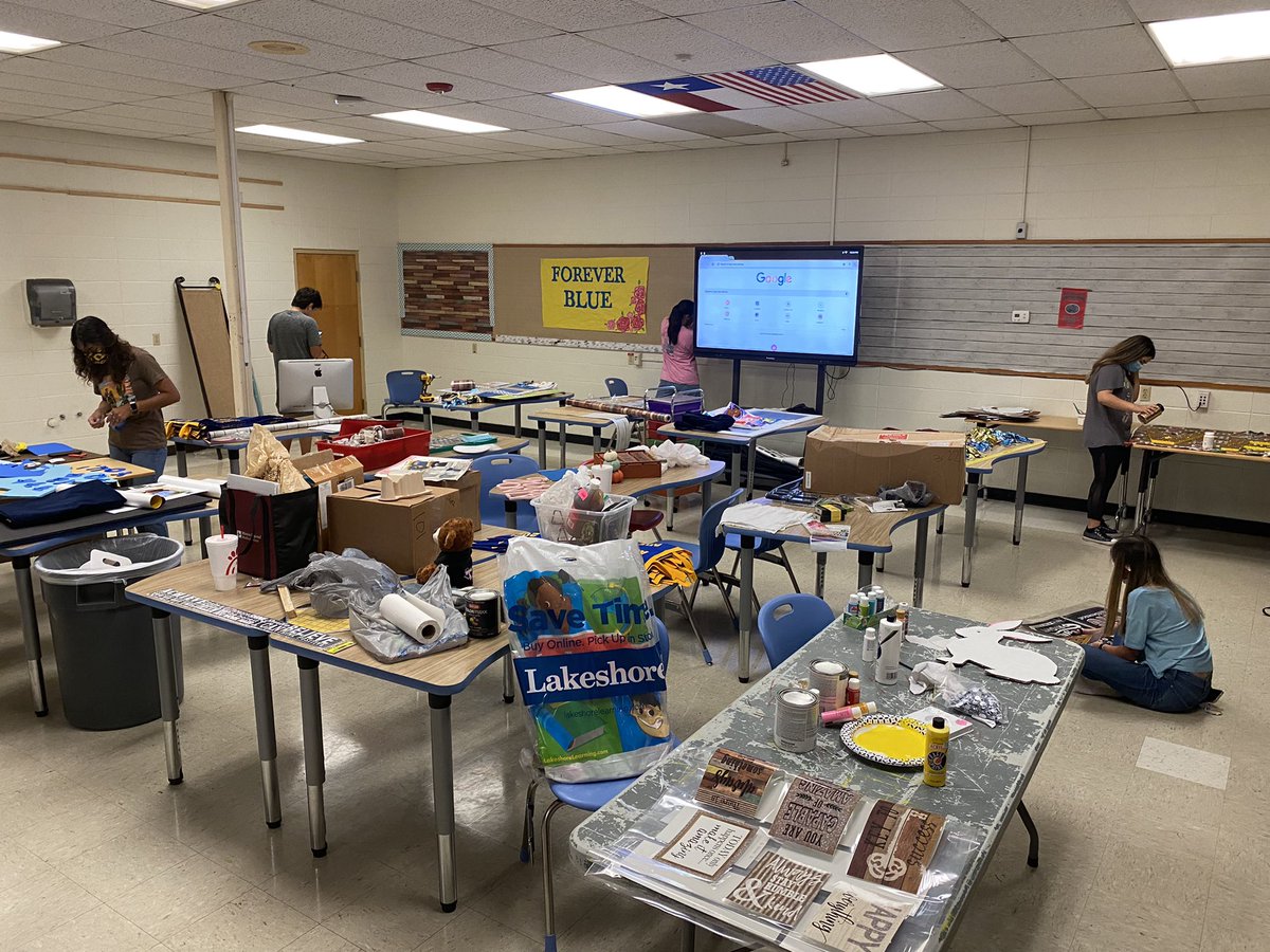 <a href="/FfaMemorial/">Memorial_FFA</a> Officers working hard to get the classroom ready for the 1st day of school!! Will they finish?????
<a href="/McAllenMemorial/">Memorial High School</a> <a href="/McAllenISDCTE/">McAllen ISD CTE</a>