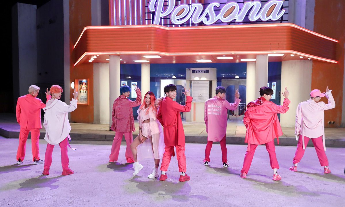 Рост холзи с бтс. Бтс boy with luv. Bts и холзи boy with luv. Boy with luv feat. Холзи boy with luv.